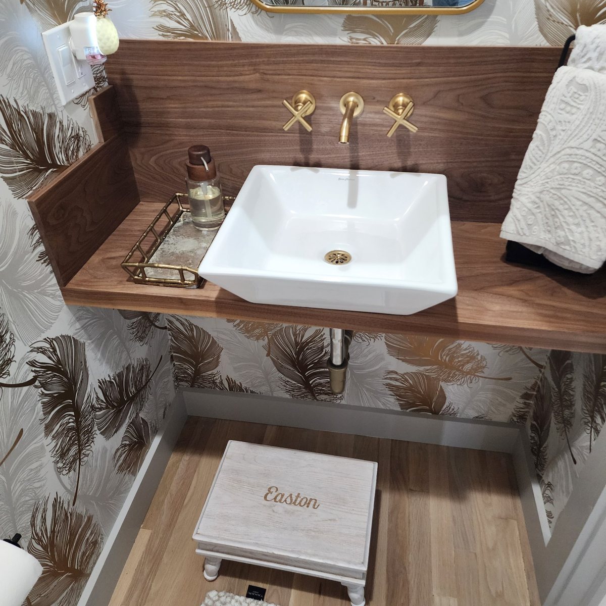 Bathroom Sink & Brass Faucet